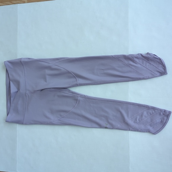 Under Armour Heat Gear Compression Cut Out Capri Cropped Yoga Leggings - Picture 5 of 16